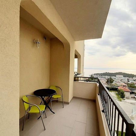 Apartments Akmadzic Макарска Екстериор снимка