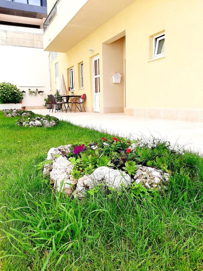 Apartments Akmadzic Макарска Екстериор снимка