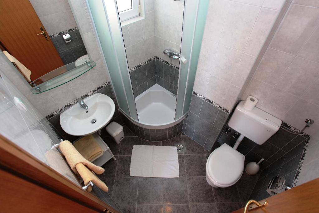 Apartments Akmadzic Макарска Екстериор снимка