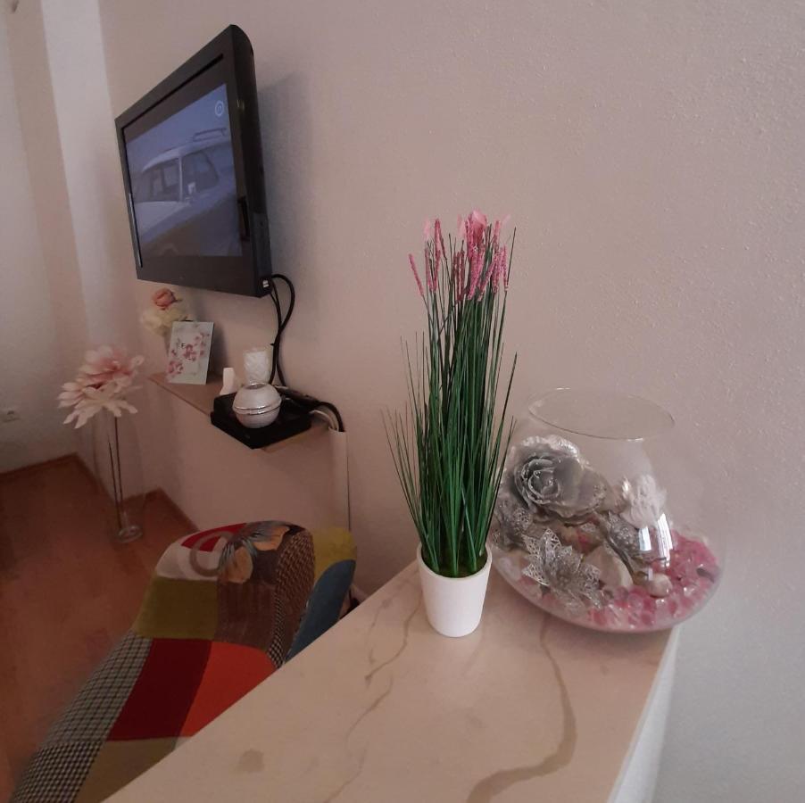 Apartments Akmadzic Макарска Екстериор снимка