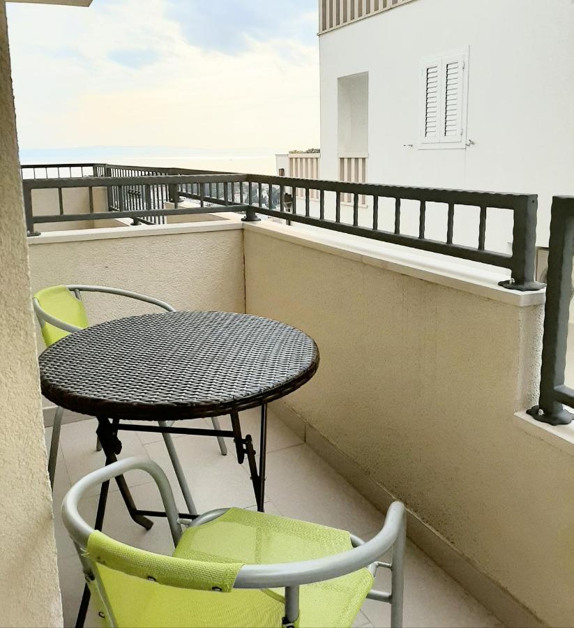 Apartments Akmadzic Макарска Екстериор снимка