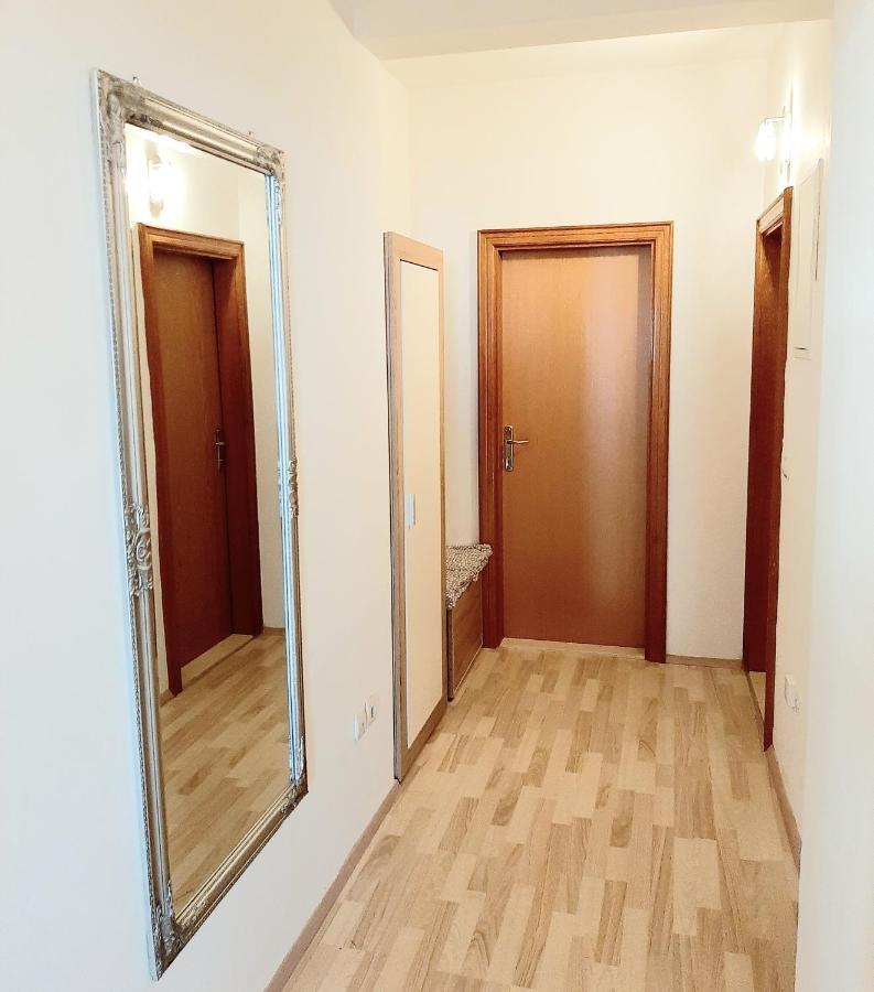 Apartments Akmadzic Макарска Екстериор снимка