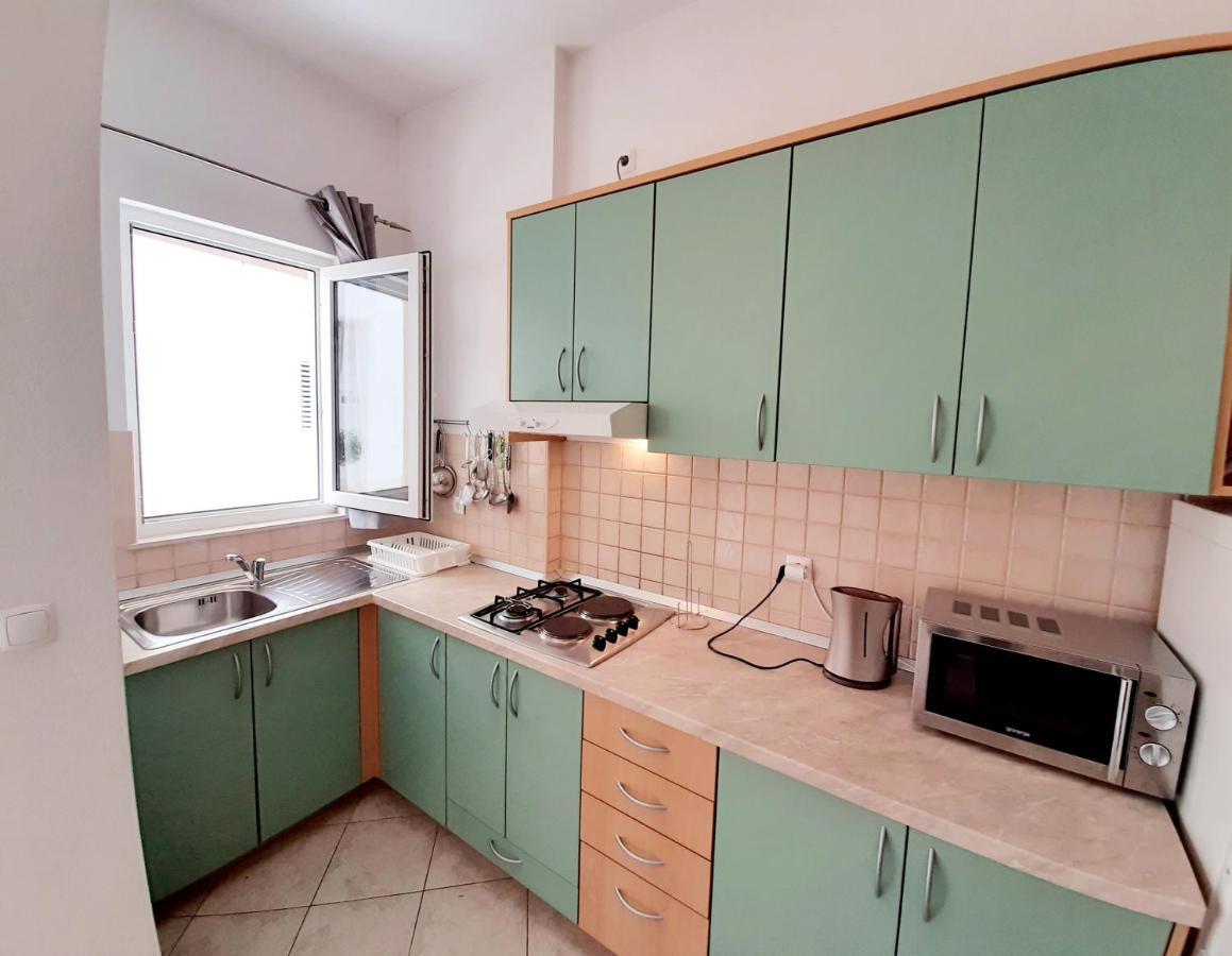 Apartments Akmadzic Макарска Екстериор снимка